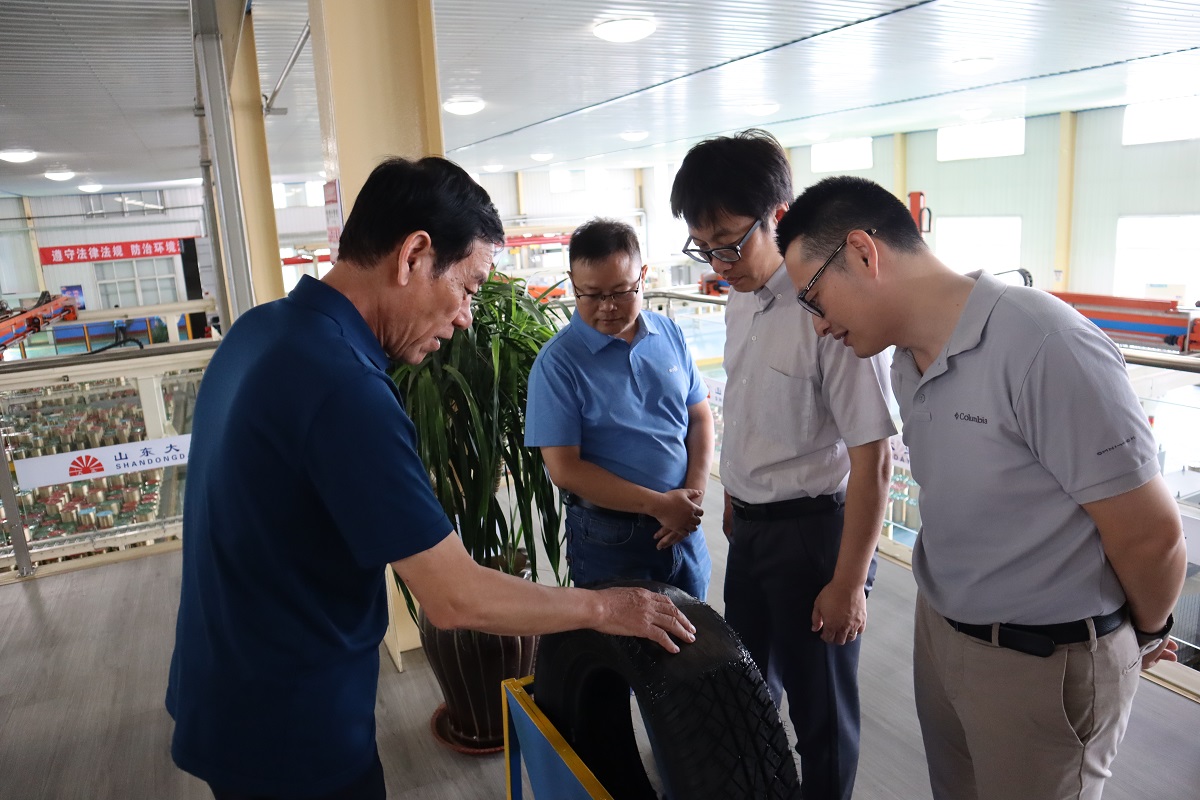 Song Hongwu, Deputy Mayor of Science and Technology Talents of Zhucheng City, and his party came to Daye to visit and exchange
