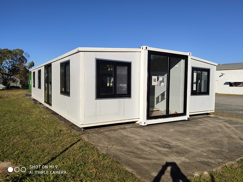 Extended container house