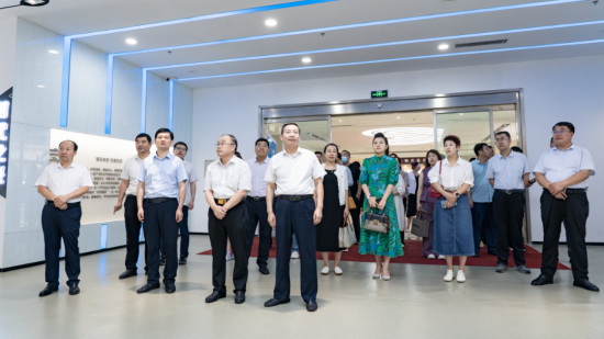 市委统战部领导一行莅临华特磁电调研指导工作