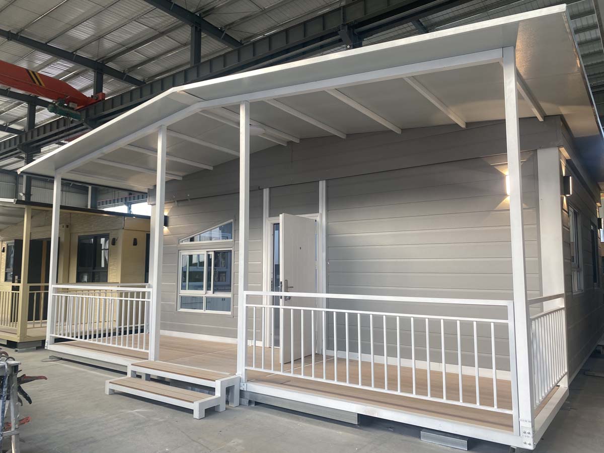 Extended container house