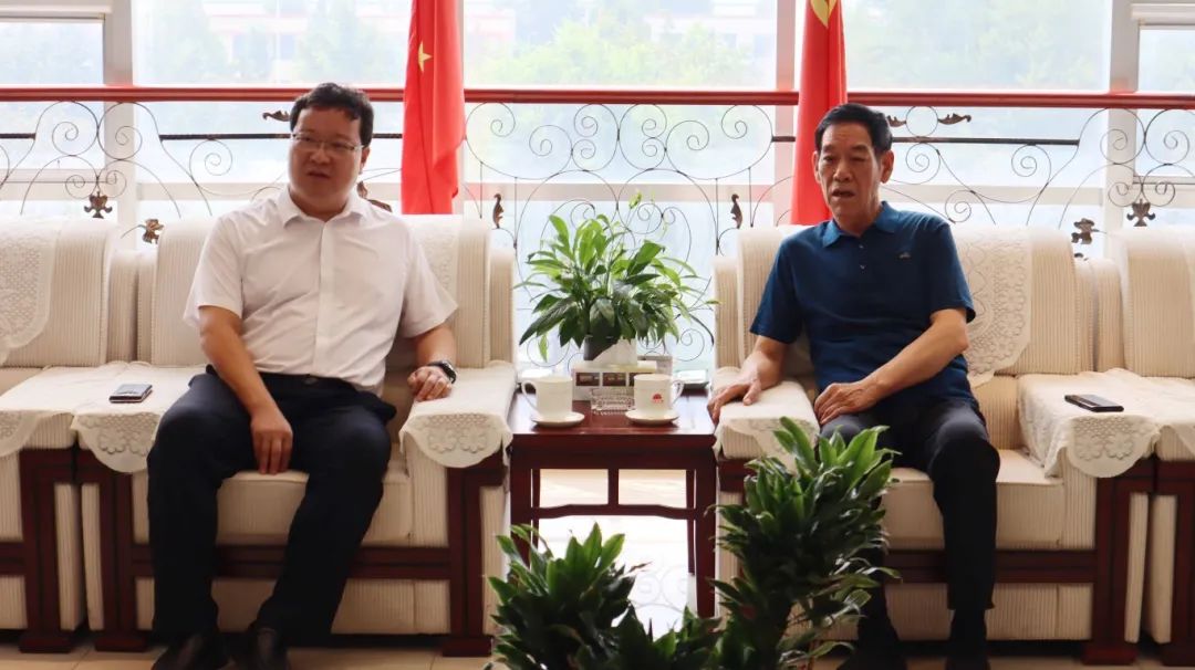 Wang Qihua, Deputy Secretary of the Municipal Party Committee and Mayor, came to Daye Stock for research