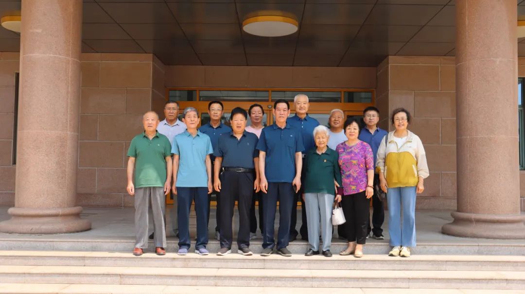 【 July 1st Special Topic 】 The company invites some retired party members and cadres to go back home and take a look