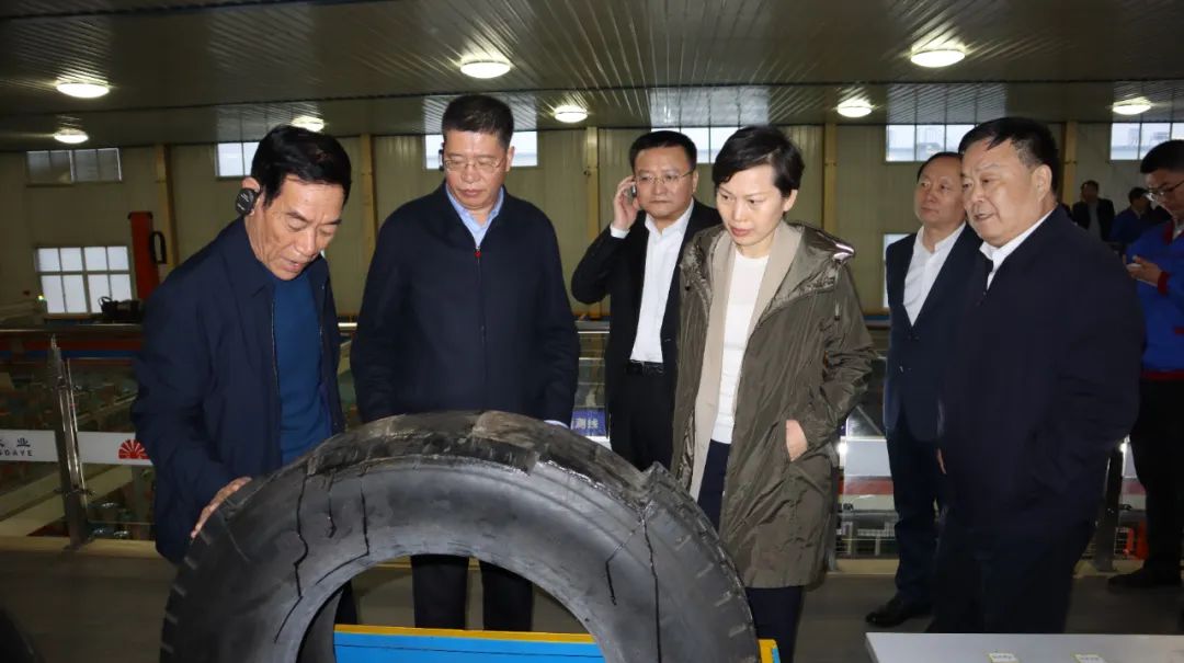 Li Feng, Secretary of the Party Group and Director of the Finance Department of Shandong Province, and his delegation visited the company for research and guidance