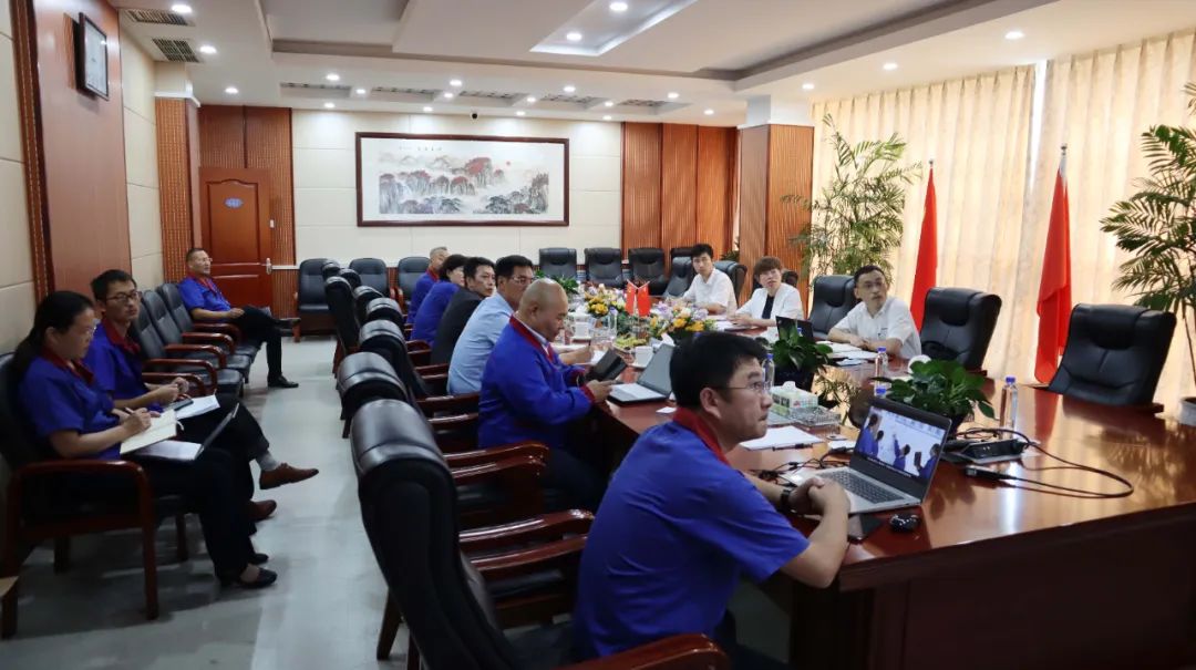 Zhang Junhua, Deputy Secretary of the Party Committee of Shuangxing Group, and his delegation came to visit and exchange ideas
